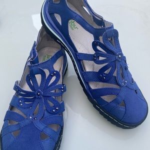 Jambu Spain Shoes Sz 7.5 EUC Royal Blue Leather